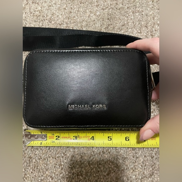 ♠️Michael Kors Purse♠️ - Picture 2 of 6